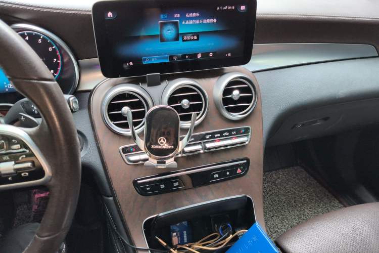 Used Mercedes-Benz GLC 2020 Facelift GLC 260 L 4MATIC Luxury Edition Audio And AC Panel