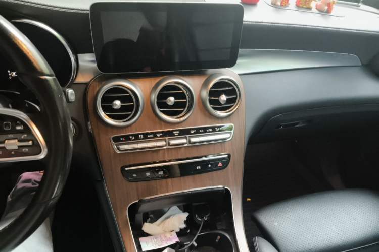 Used Mercedes-Benz GLC 2020 GLC 300 L 4MATIC Luxury Model Audio And AC Panel