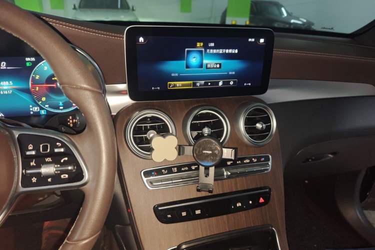 Used Mercedes-Benz GLC 2020 Facelift GLC 300 L 4MATIC Dynamic Edition Audio And AC Panel