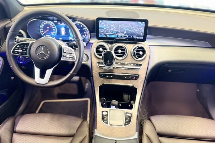 Used Mercedes-Benz GLC 2020 GLC 300 L 4MATIC Dynamic Edition Audio And AC Panel