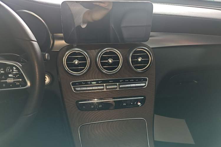 Used Mercedes-Benz GLC 2020 GLC 260 L 4MATIC Luxury Model Audio And AC Panel