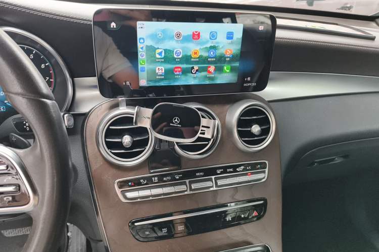 Used Mercedes-Benz GLC 2020 GLC 260 L 4MATIC Luxury Model Audio And AC Panel