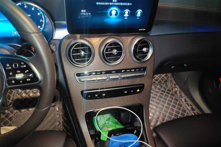 Used Mercedes-Benz GLC 2020 GLC 260 L 4MATIC Luxury Model Audio And AC Panel