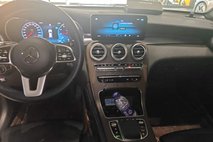 Used Mercedes-Benz GLC 2020 Facelift GLC 300 L 4MATIC Dynamic Edition Audio And AC Panel