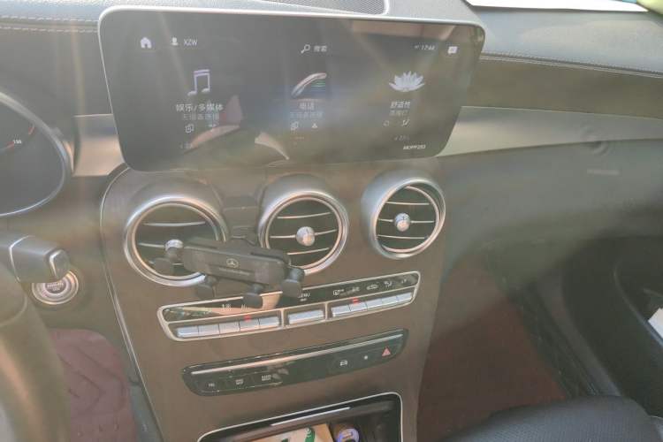 Used Mercedes-Benz GLC 2020 Facelift GLC 300 L 4MATIC Dynamic Edition Audio And AC Panel
