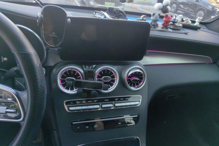 Used Mercedes-Benz GLC 2020 Facelift GLC 260 L 4MATIC Luxury Edition Audio And AC Panel