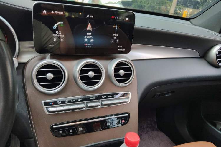 Used Mercedes-Benz GLC 2020 Facelift GLC 260 L 4MATIC Luxury Edition Audio And AC Panel