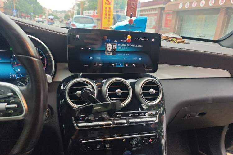 Used Mercedes-Benz GLC 2020 Facelifted GLC 260 L 4MATIC Dynamic Edition Audio And AC Panel