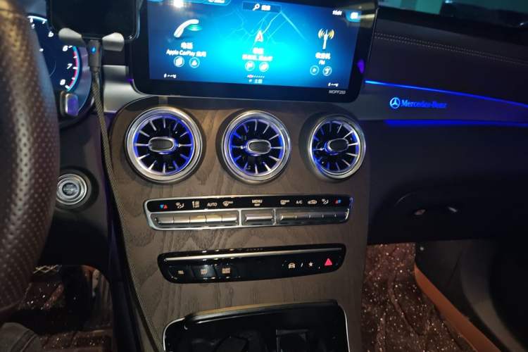 Used Mercedes-Benz GLC 2020 Facelift GLC 300 L 4MATIC Dynamic Edition Audio And AC Panel