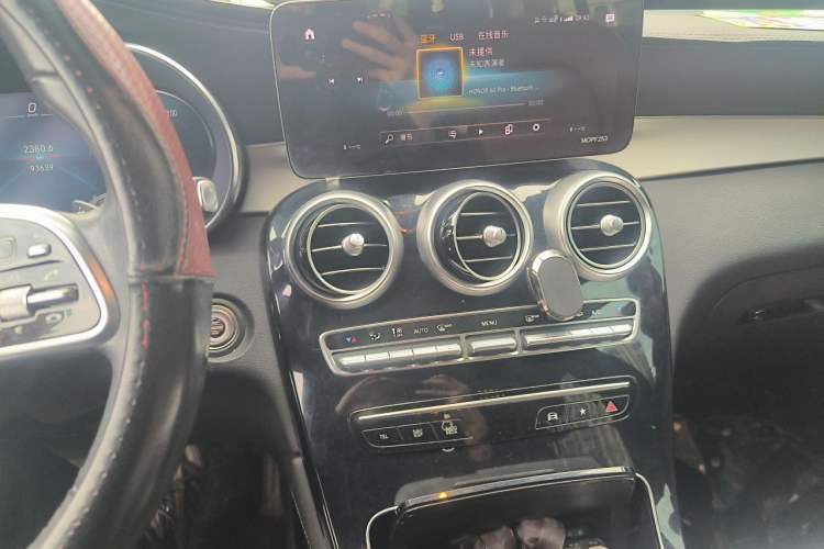 Used Mercedes-Benz GLC 2020 Facelifted GLC 260 L 4MATIC Dynamic Edition Audio And AC Panel
