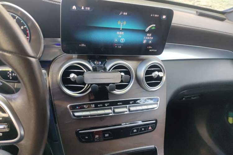 Used Mercedes-Benz GLC 2020 GLC 300 L 4MATIC Dynamic Edition Audio And AC Panel