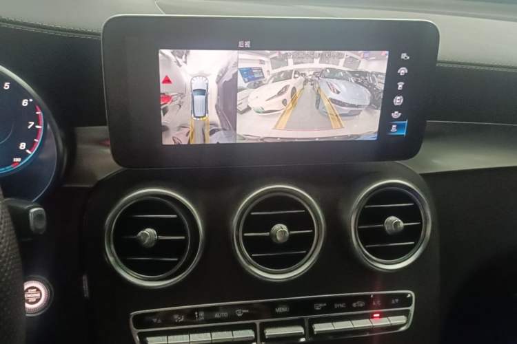 Used Mercedes-Benz GLC 2020 Facelift GLC 260 L 4MATIC Luxury Edition Audio And AC Panel