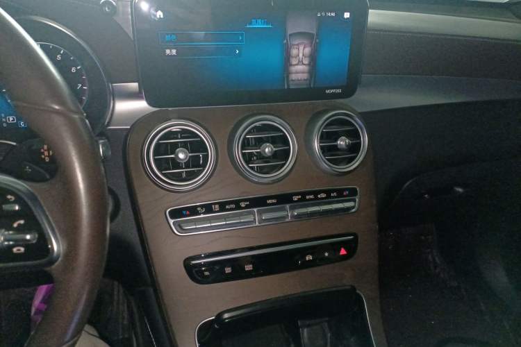 Used Mercedes-Benz GLC 2020 GLC 260 L 4MATIC Luxury Model Audio And AC Panel