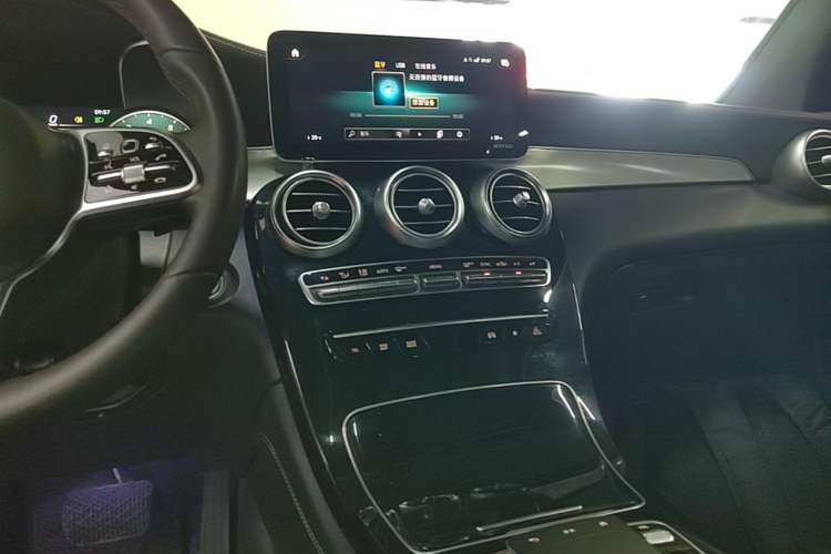 Used Mercedes-Benz GLC 2020 Facelifted GLC 260 L 4MATIC Dynamic Edition Audio And AC Panel