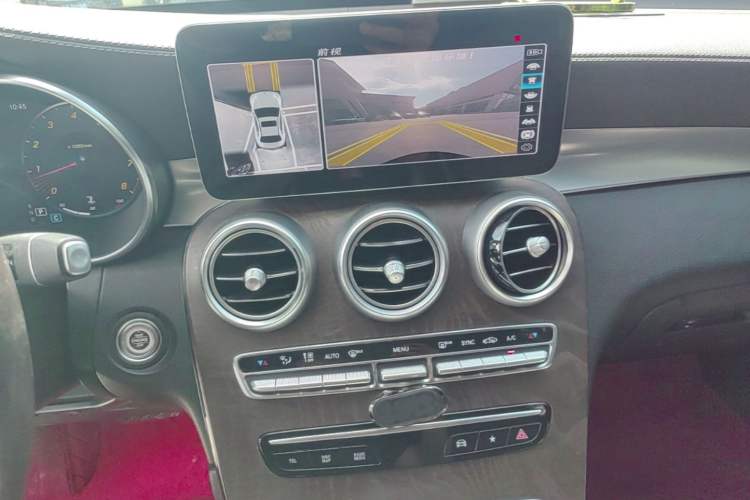 Used Mercedes-Benz GLC 2020 Facelift GLC 260 L 4MATIC Luxury Edition Audio And AC Panel