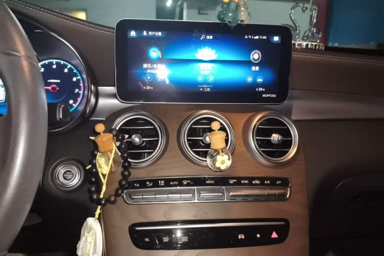Used Mercedes-Benz GLC 2020 GLC 260 L 4MATIC Luxury Model Audio And AC Panel