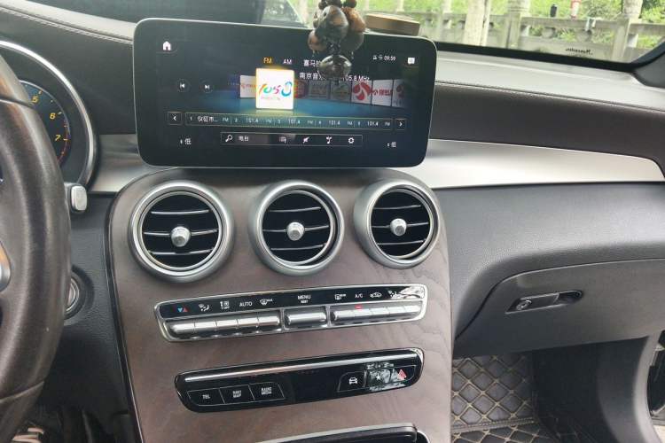 Used Mercedes-Benz GLC 2020 Facelift GLC 260 L 4MATIC Luxury Edition Audio And AC Panel