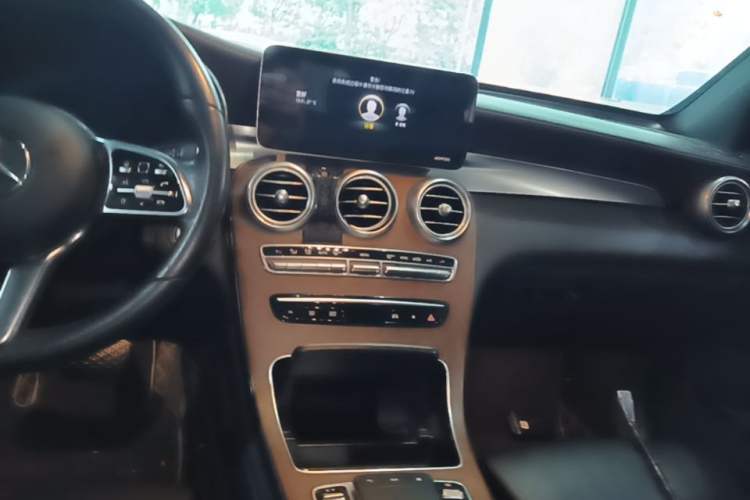 Used Mercedes-Benz GLC 2020 GLC 300 L 4MATIC Dynamic Edition Audio And AC Panel