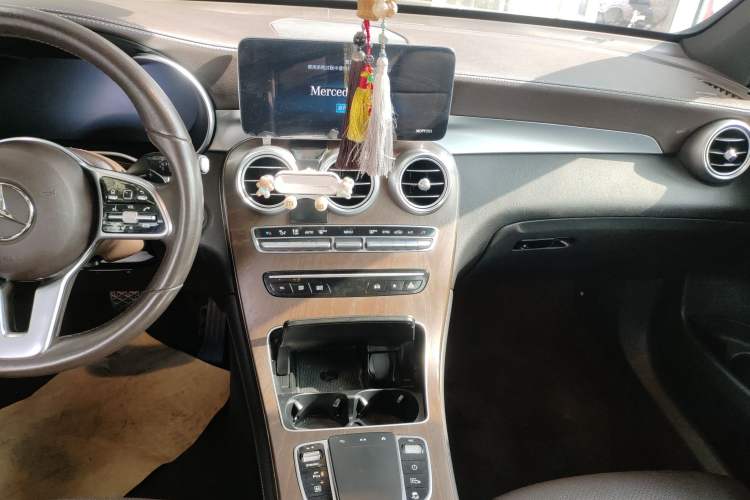 Used Mercedes-Benz GLC 2020 GLC 260 L 4MATIC Luxury Model Audio And AC Panel