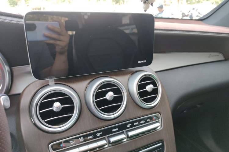Used Mercedes-Benz GLC 2020 GLC 260 L 4MATIC Dynamic Model Audio And AC Panel