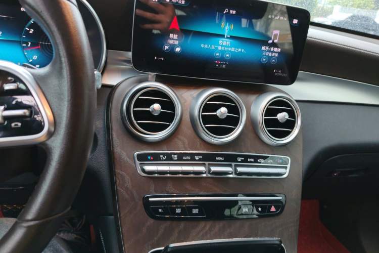 Used Mercedes-Benz GLC 2020 GLC 260 L 4MATIC Luxury Model Audio And AC Panel