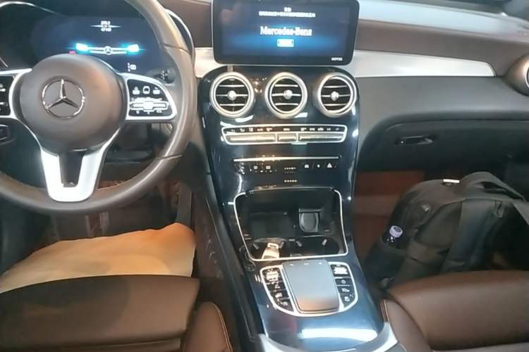 Used Mercedes-Benz GLC 2020 Facelifted GLC 260 L 4MATIC Dynamic Edition Audio And AC Panel