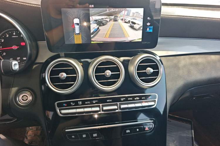 Used Mercedes-Benz GLC 2020 GLC 260 L 4MATIC Dynamic Model Audio And AC Panel