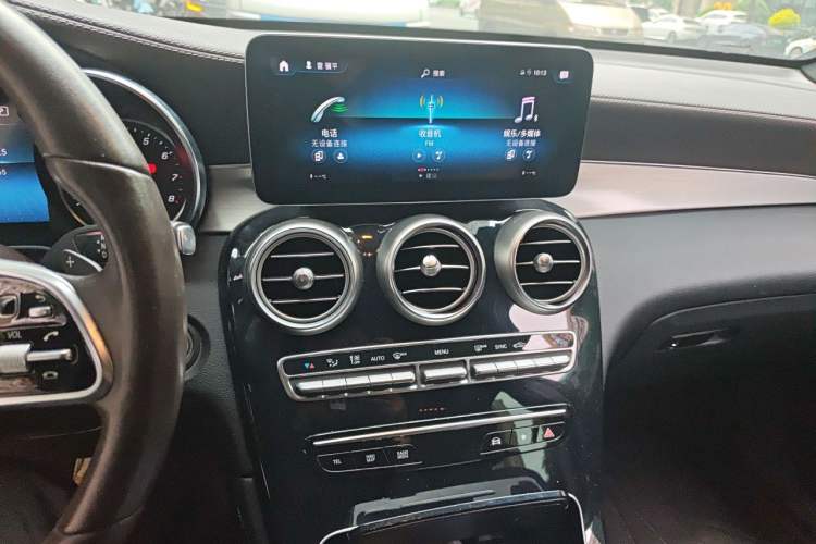 Used Mercedes-Benz GLC 2020 GLC 260 L 4MATIC Dynamic Model Audio And AC Panel