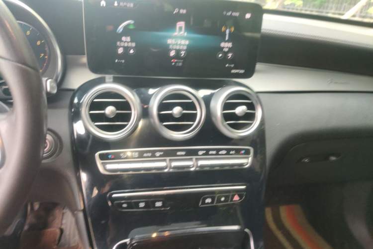 Used Mercedes-Benz GLC 2020 Facelifted GLC 260 L 4MATIC Dynamic Edition Audio And AC Panel