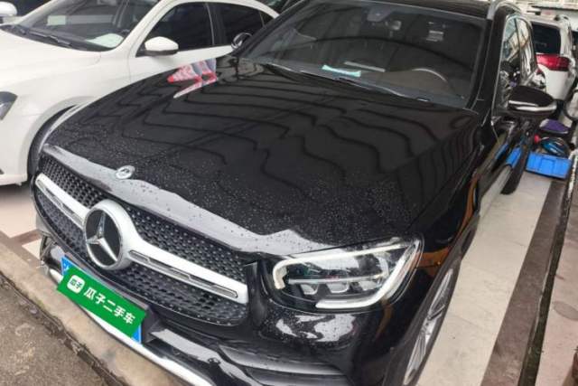 Ojetý Mercedes-Benz GLC 2020 GLC 260 L 4MATIC Luxury Model