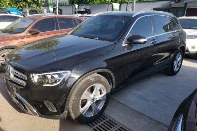 Ojetý Mercedes-Benz GLC 2020 GLC 260 L 4MATIC Dynamic Model
