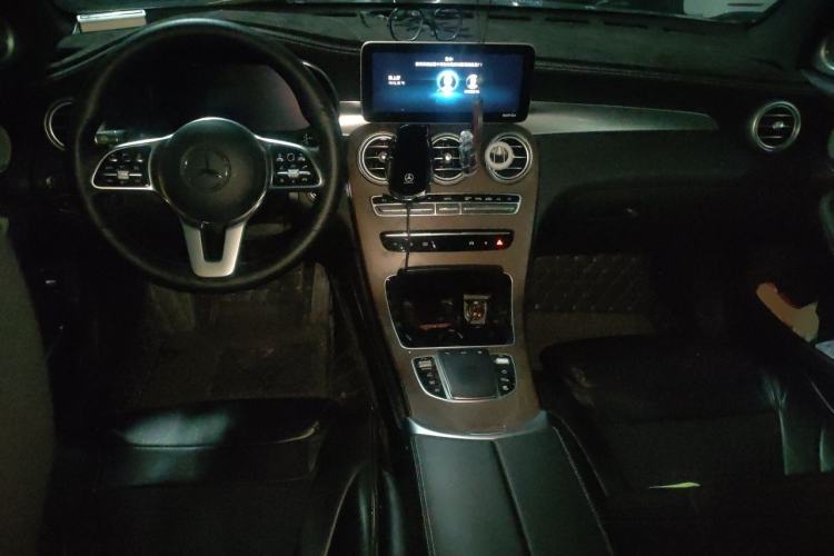 Used Mercedes-Benz GLC 2020 GLC 300 L 4MATIC Dynamic Edition Center Console