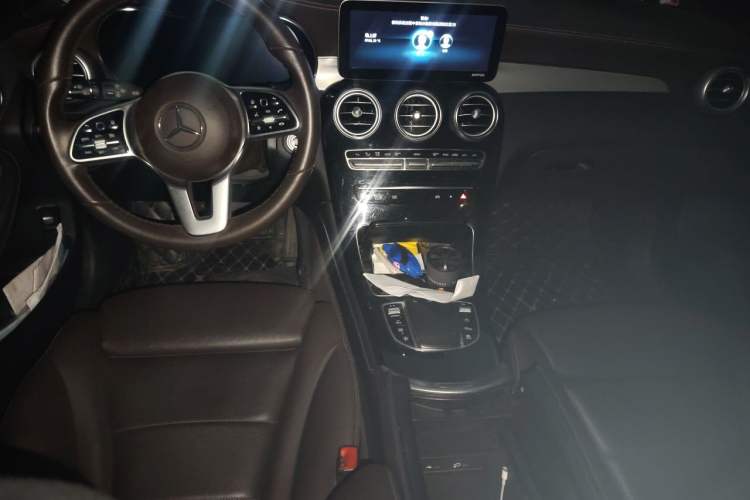 Used Mercedes-Benz GLC 2020 Facelifted GLC 260 L 4MATIC Dynamic Edition Center Console