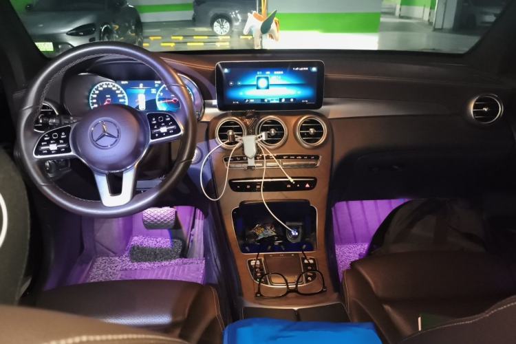 Used Mercedes-Benz GLC 2020 GLC 300 L 4MATIC Dynamic Edition Center Console