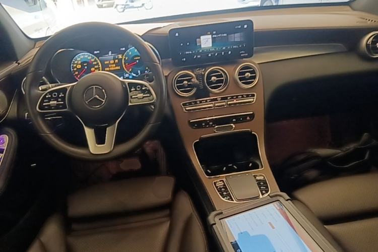 Used Mercedes-Benz GLC 2020 Facelift GLC 300 L 4MATIC Dynamic Edition Center Console