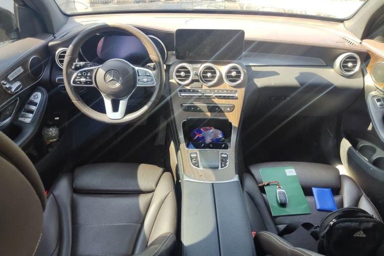 Used Mercedes-Benz GLC 2020 Facelift GLC 260 L 4MATIC Luxury Edition Center Console