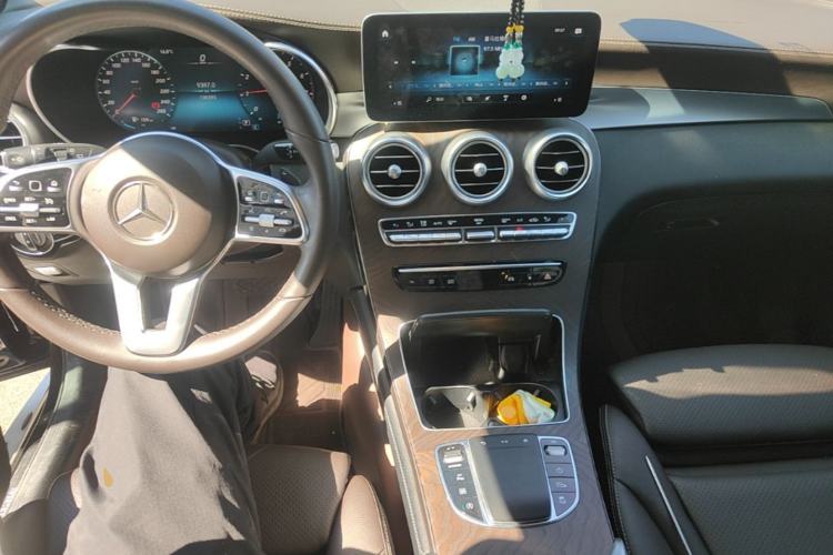 Used Mercedes-Benz GLC 2020 Facelift GLC 260 L 4MATIC Luxury Edition Center Console