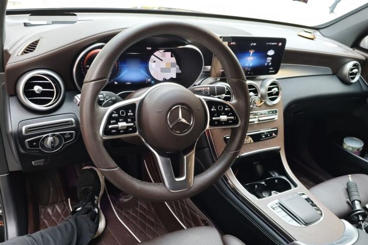 Used Mercedes-Benz GLC 2020 Facelift GLC 300 L 4MATIC Dynamic Edition Center Console