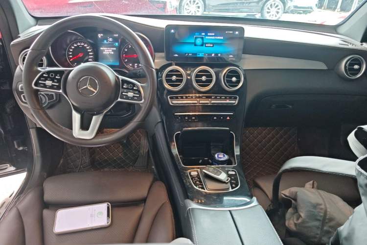 Used Mercedes-Benz GLC 2020 GLC 260 L 4MATIC Dynamic Model Center Console