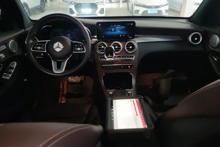 Used Mercedes-Benz GLC 2020 Facelift GLC 300 L 4MATIC Dynamic Edition Center Console