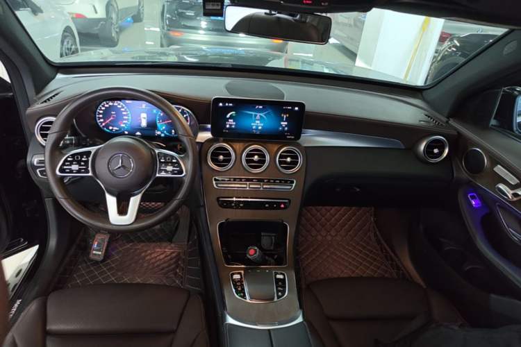 Used Mercedes-Benz GLC 2020 GLC 300 L 4MATIC Dynamic Edition Center Console