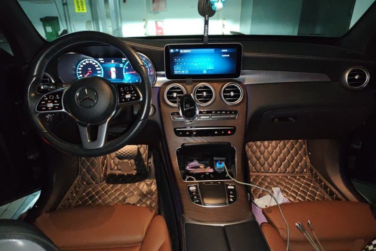 Used Mercedes-Benz GLC 2020 GLC 300 L 4MATIC Dynamic Edition Center Console