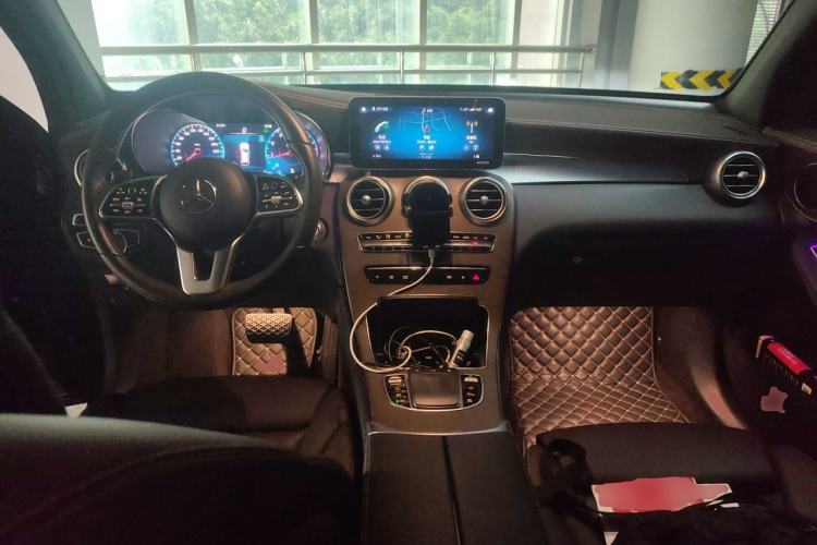 Used Mercedes-Benz GLC 2020 GLC 260 L 4MATIC Luxury Model Center Console
