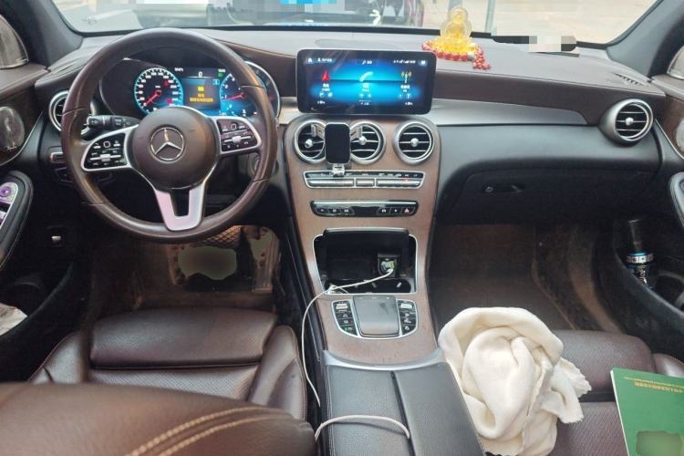 Used Mercedes-Benz GLC 2020 Facelift GLC 260 L 4MATIC Luxury Edition Center Console