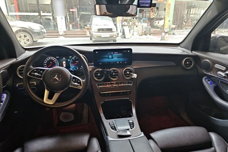 Used Mercedes-Benz GLC 2020 Facelift GLC 300 L 4MATIC Dynamic Edition Center Console