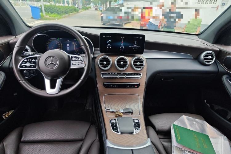 Used Mercedes-Benz GLC 2020 GLC 300 L 4MATIC Dynamic Edition Center Console