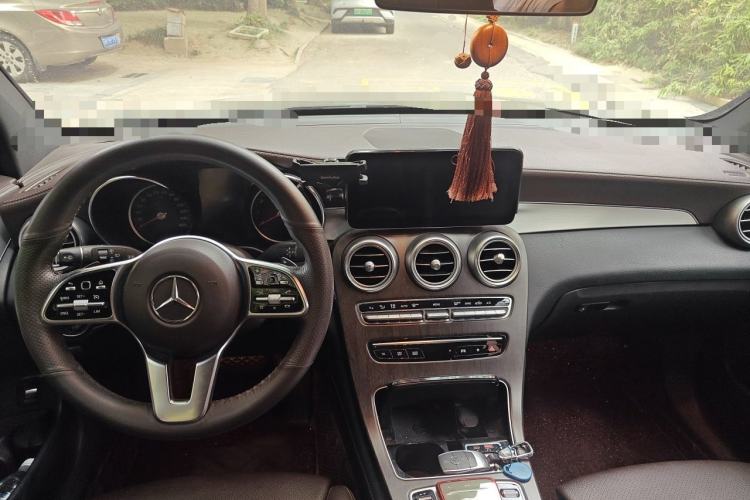 Used Mercedes-Benz GLC 2020 GLC 260 L 4MATIC Dynamic Model Center Console