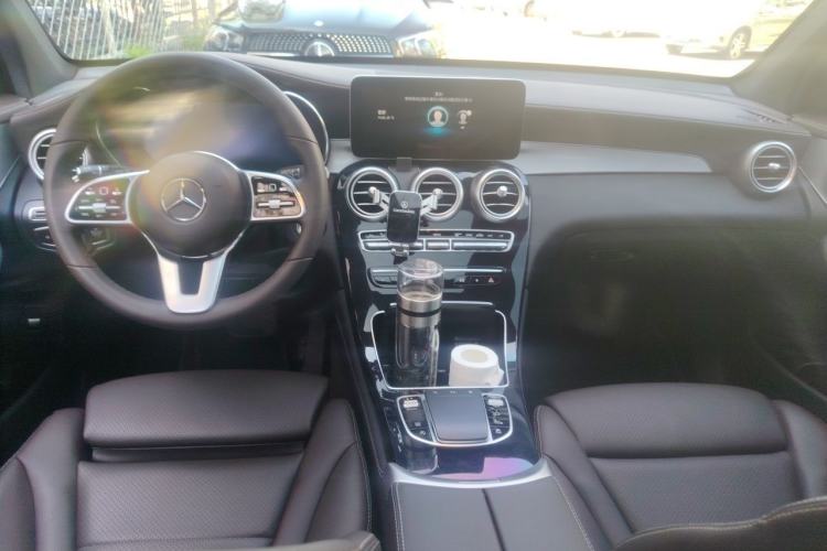 Used Mercedes-Benz GLC 2020 Facelifted GLC 260 L 4MATIC Dynamic Edition Center Console