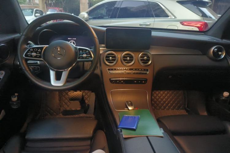 Used Mercedes-Benz GLC 2020 Facelift GLC 300 L 4MATIC Dynamic Edition Center Console