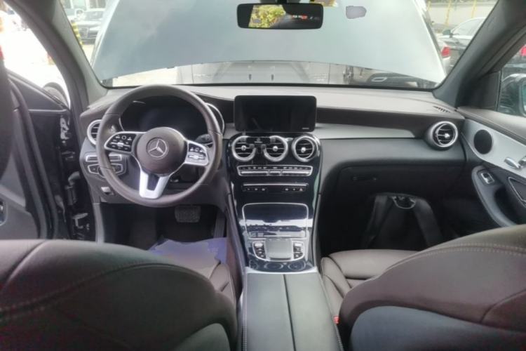 Used Mercedes-Benz GLC 2020 Facelifted GLC 260 L 4MATIC Dynamic Edition Center Console
